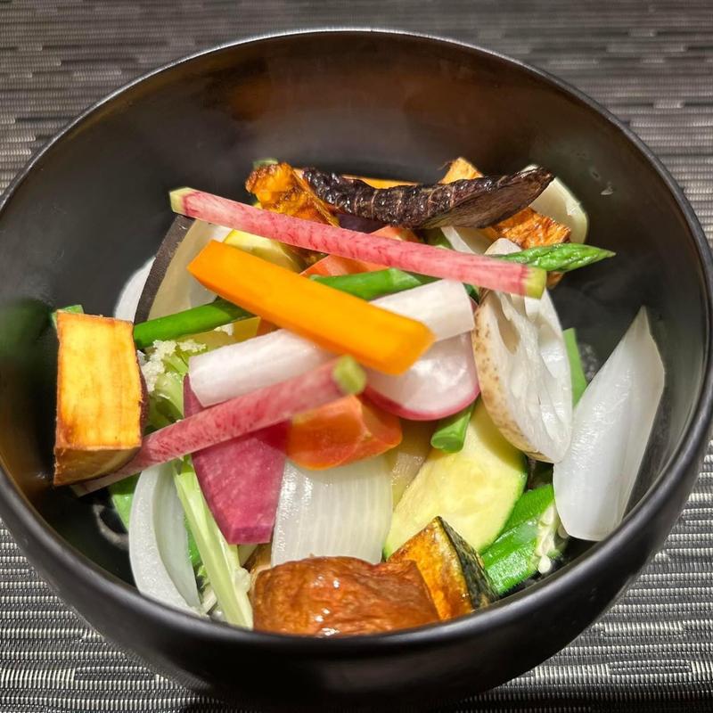 名物 太一31種類のサラダ(和食や 太いち)