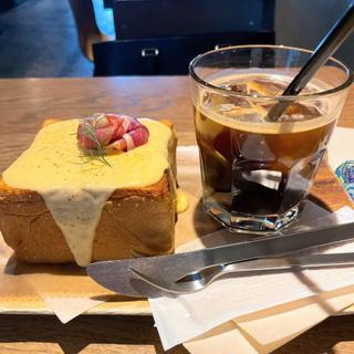 チーズトースト アイスコーヒー(ディゾン 神保町 （DIXANS）)