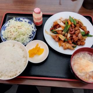 鶏肉カシュウナッツ炒め定食(台湾料理　菜里香)