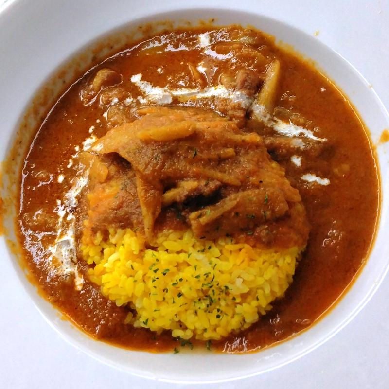 本日のカレー(パスタとピザとサルティンボッカ)