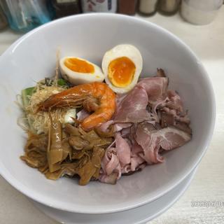 混ぜソバ(マグロ卸とマグロ丼の店ウミノイロ)