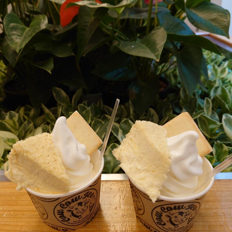 COWCOWサンデースペシャルバニラ(東京ミルクチーズ工場 羽田空港第1ターミナル)