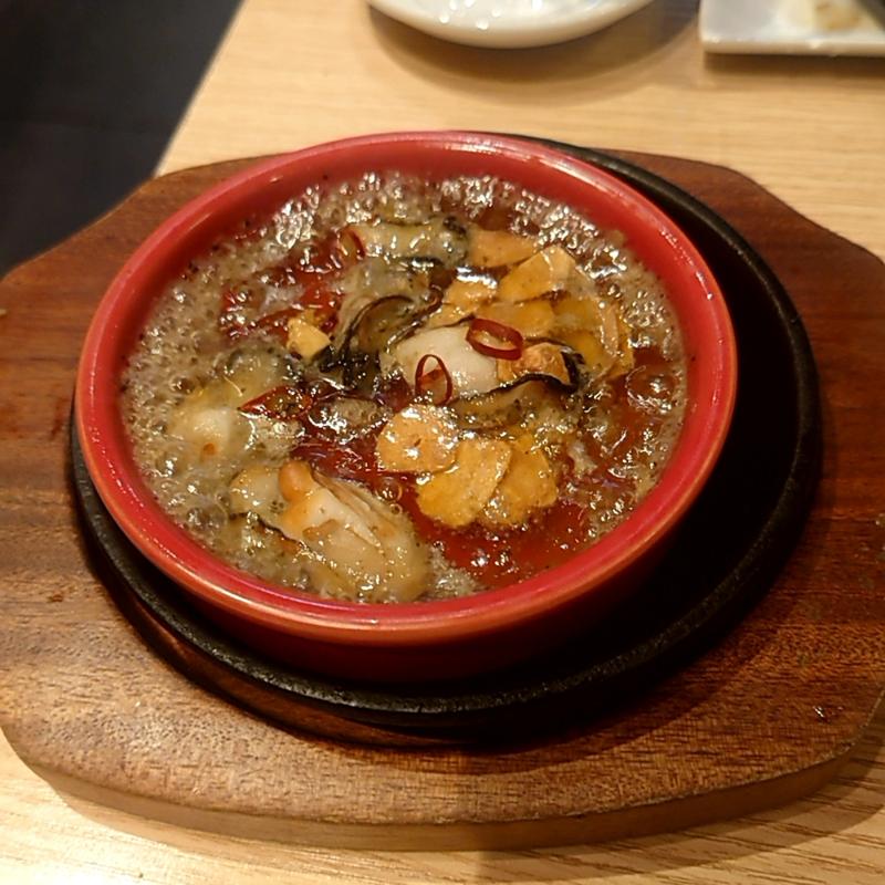 牡蠣のアヒージョ(ビーフキッチンスタンド 新橋店)