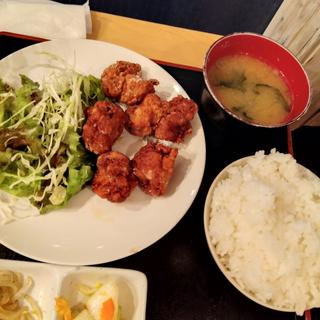 国産鶏のジューシー唐揚げ定食(ｷｯﾁﾝ＆ｸﾗﾌﾄ たまや食堂)