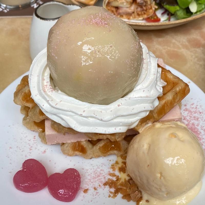 ピーチメルバクロッフル(ザ・ジョーンズ カフェバー)