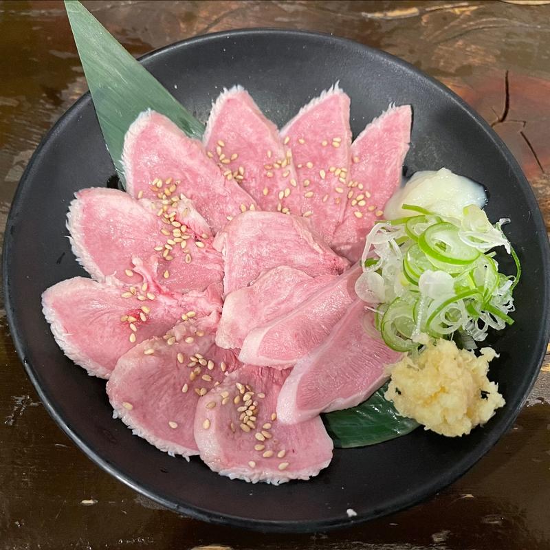 たん刺し(やきとん魚友 赤羽店)