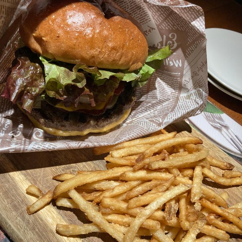 チーズバーガー(ラ・オハナ 新横浜店)