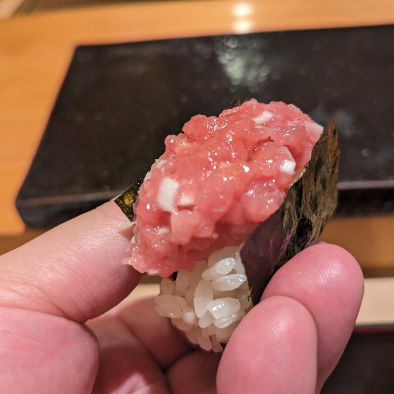 塩釜産本マグロ脳天(鮨まつうら)