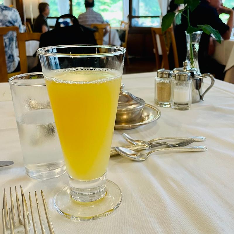 100％りんごジュース(日光金谷ホテル メインダイニングルーム)