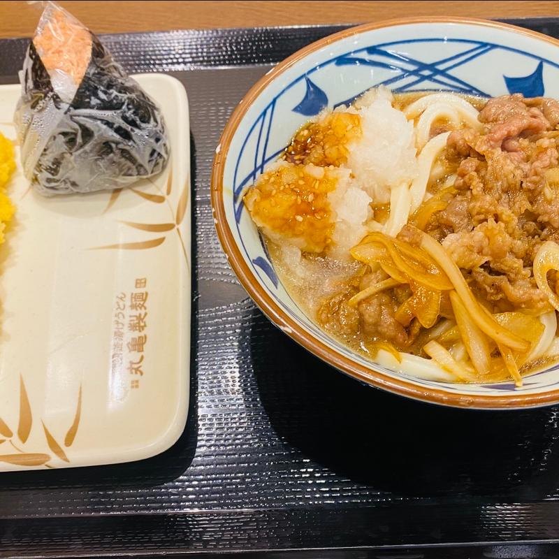 鬼おろし肉ぶっかけ(冷)  イカ天　鮭おむすび(丸亀製麺津島)