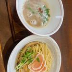美白白湯つけ麺(麺や しき)