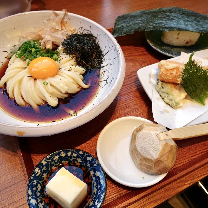 エビ入りちくわ天ぶっかけ(僕とうどんとカツオだし)