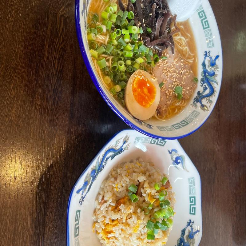 博多とんこつ＋半チャーハン(とんこつのひろ うま馬分店 （【旧店名】うま馬）)