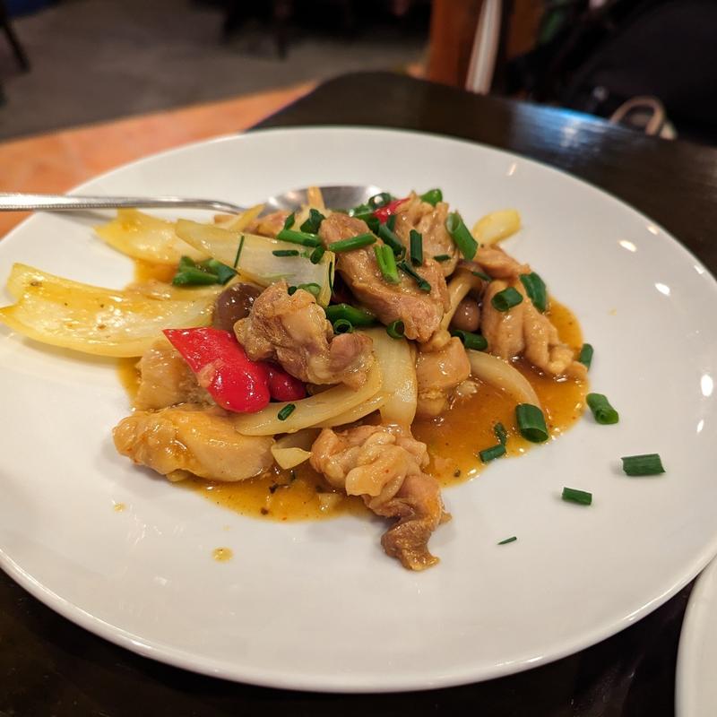 鶏肉とカシューナッツの炒め(フォーベト)