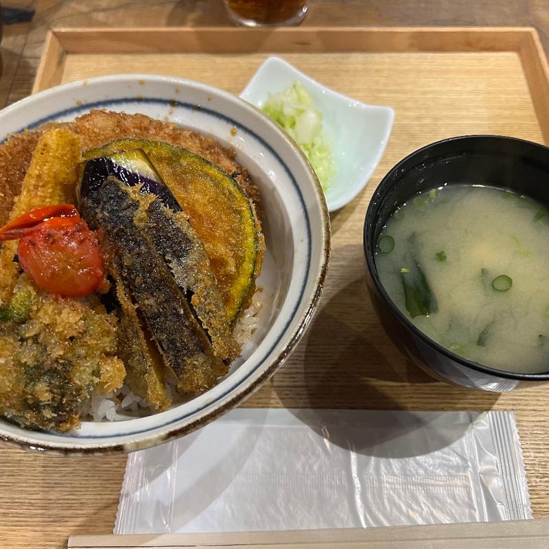 (新潟カツ丼 タレカツ高田馬場店)
