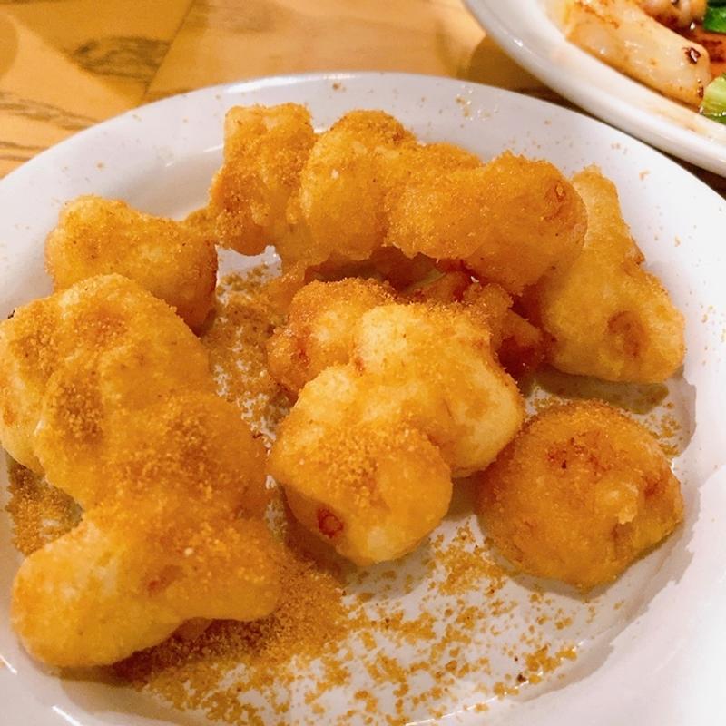 小柱のフリットカラスミがけ(BIER LOVEN)