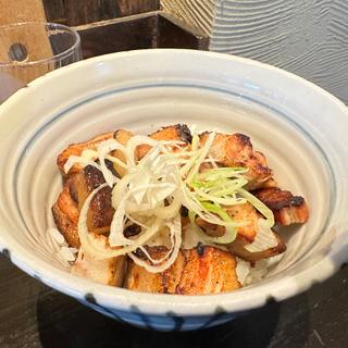 チャーシュー丼(柳麺まる重)