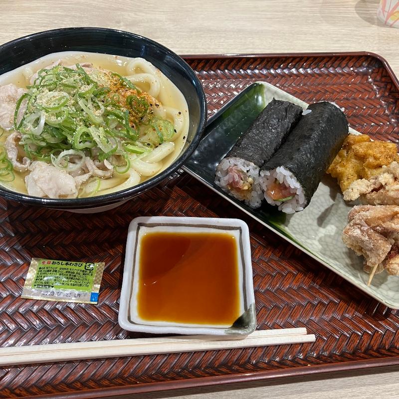 肉うどん　唐揚げ　海苔巻き(伊吹や製麺 イオンモール土岐店)