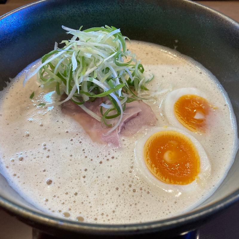 あごだき白湯ラーメン（味玉付き）(小麦と焼きあご すぐれ)