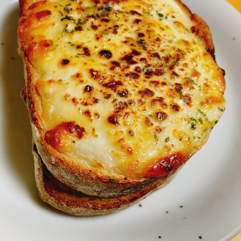 スモークサーモンのクロックムッシュ(BACKEREI YOICHI ベッカライ余市)