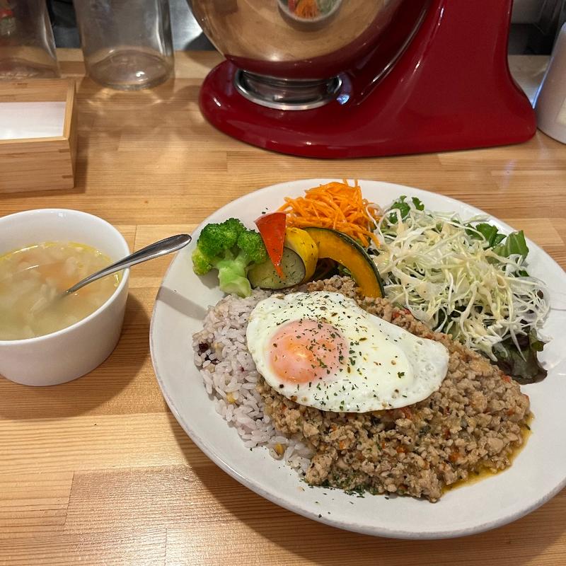 ガパオライス(カフェ カルマ)