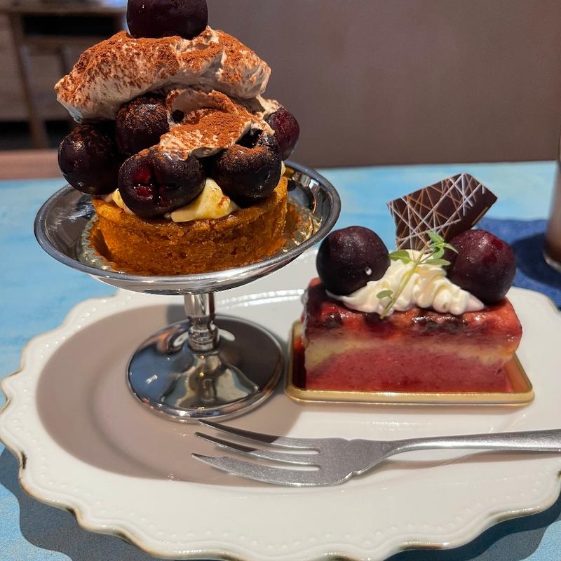アメリカンチェリーのタルトとアメチェチーズケーキ(Sukemasa Coffee)