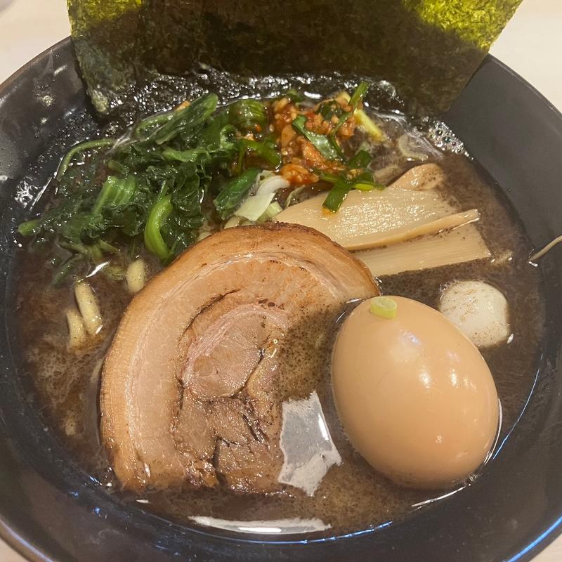 味玉黒ラーメン(ゴル麺。横浜本店)
