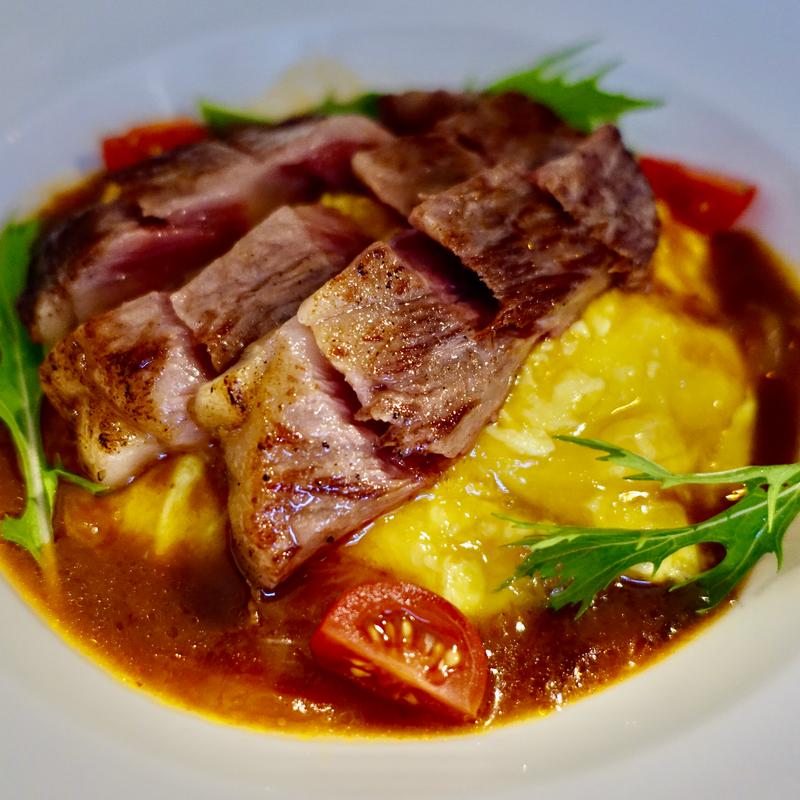 黒毛和牛サーロインのせオムライス(ムグニ （MUGUNI）)