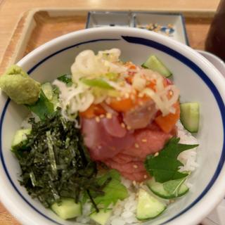 海鮮贅沢丼(築地食堂源ちゃん マークイズみなとみらい店)