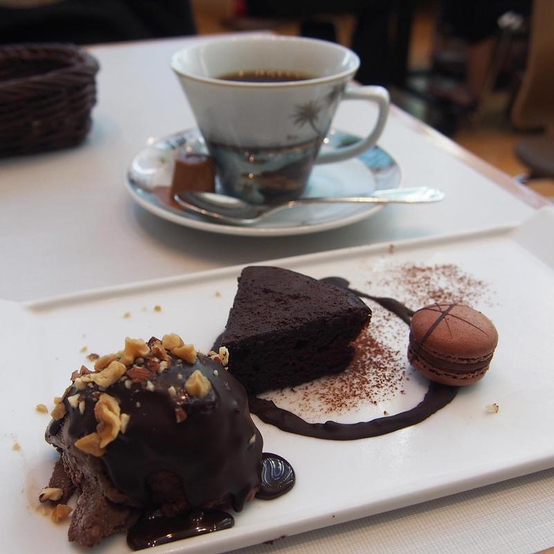 マダレナ ショコラタ&ショコラタ レジェンダ デザートプレート(カカオサンパカ 大丸梅田店 )