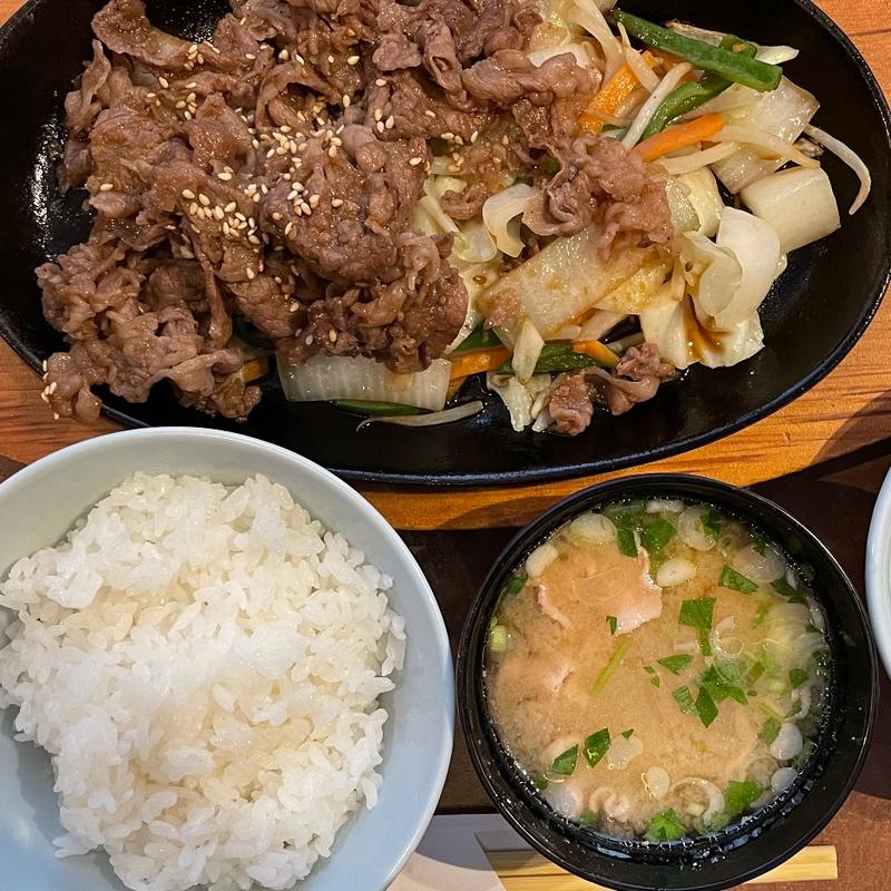 黒毛和牛鉄板焼き(肉の万世 岩槻インター店)