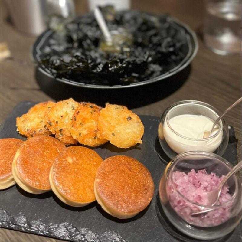 畑のキャビア じゃがいものガレットとパンケーキ(Smoke Door)