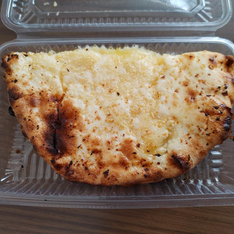 ガーリックチーズナン(アジアンダイニング サムザナ)