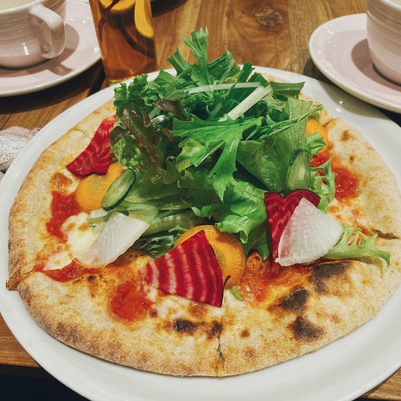 農園野菜のガーデンサラダ　ピッツァ(LOVE TABLE Agarato farm to table)