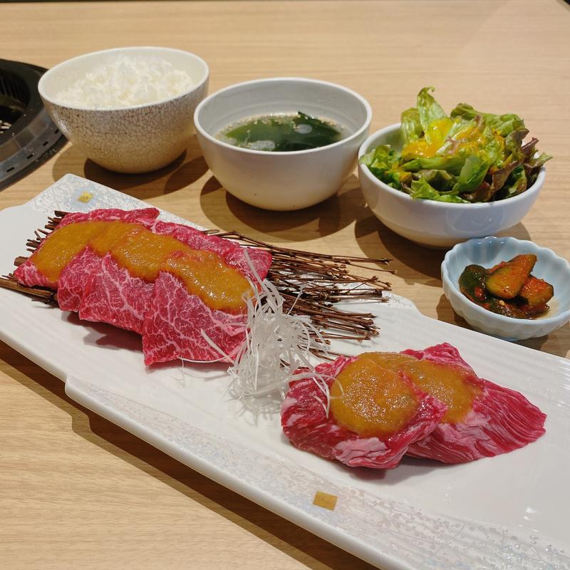 プレミアムランチ(上カルビ、特選ハラミ)(炭火焼肉ふじね)