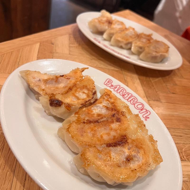 (餃子といえば芭莉龍（バリロン）)