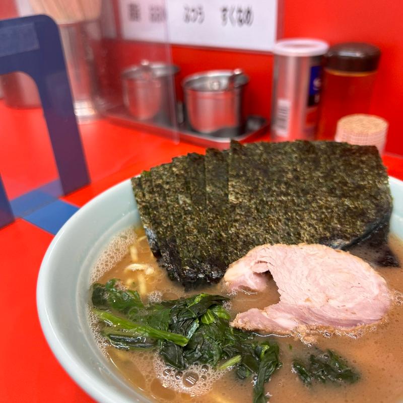 ほうれん草増しラーメン 海苔トッピング(武蔵家 板橋店)