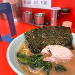 ほうれん草増しラーメン 海苔トッピング(武蔵家 板橋店)