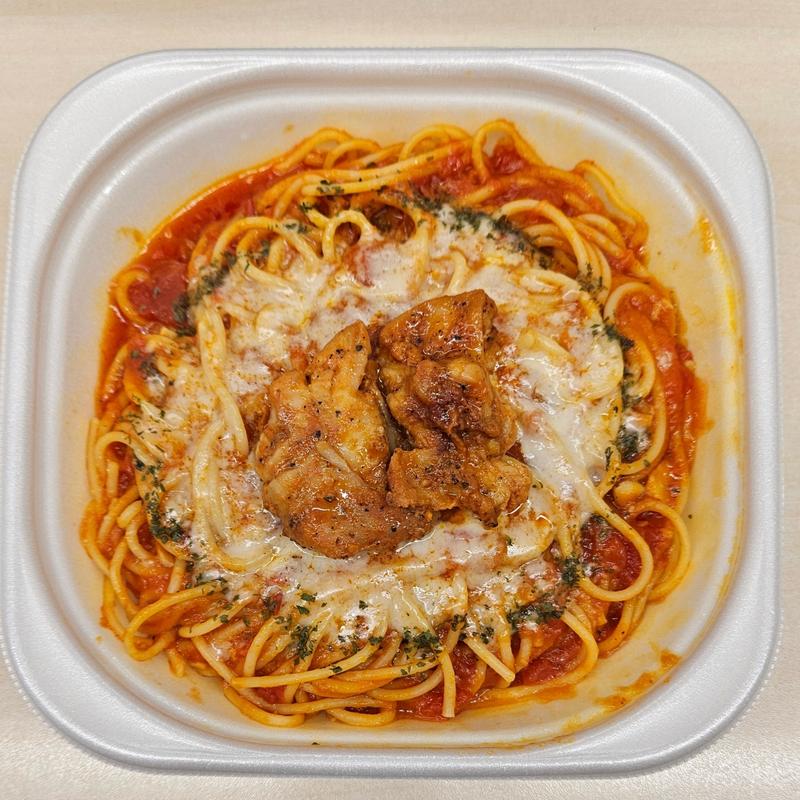 チキンのガーリックトマトソースパスタ(セブンイレブン 麹町駅前店)