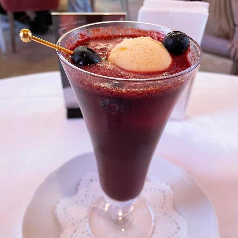 ブルーベリーのアイスクリームソーダ(資生堂パーラー サロン・ド・カフェ 銀座本店)