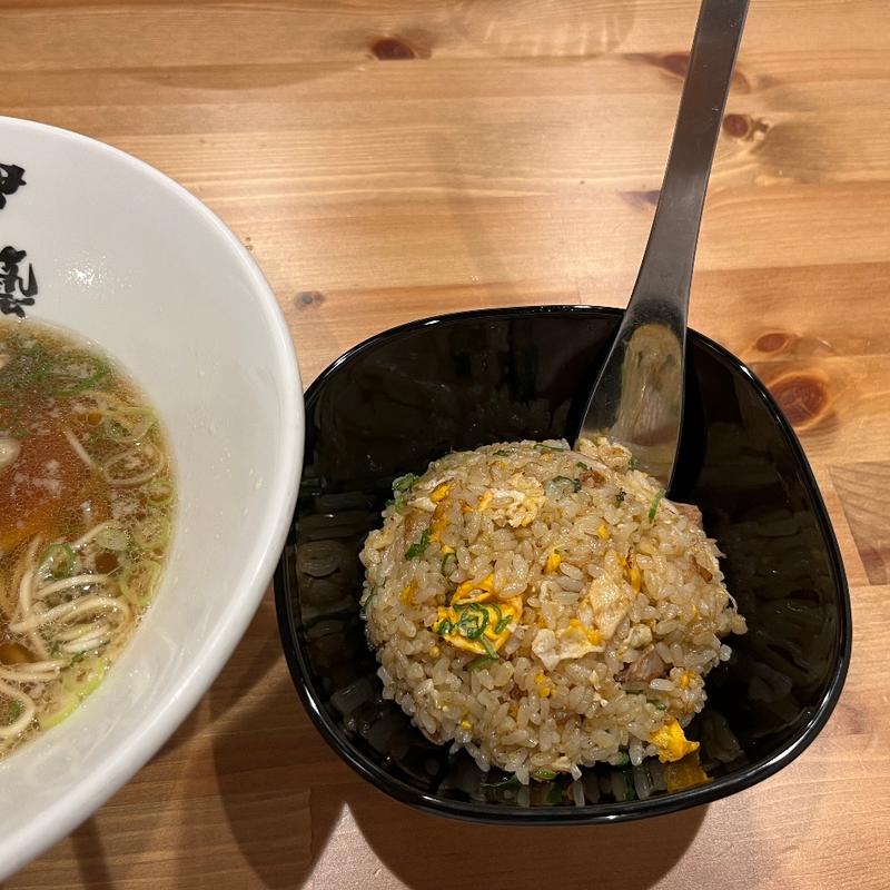 幻の半チャーハン(らーめん伊藝 玉出店)