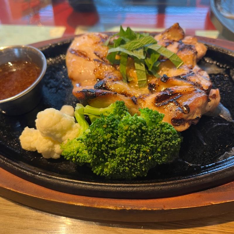 チキングリルランチ、サラダバー付き(PRONTO IL BAR アトレ五反田店)