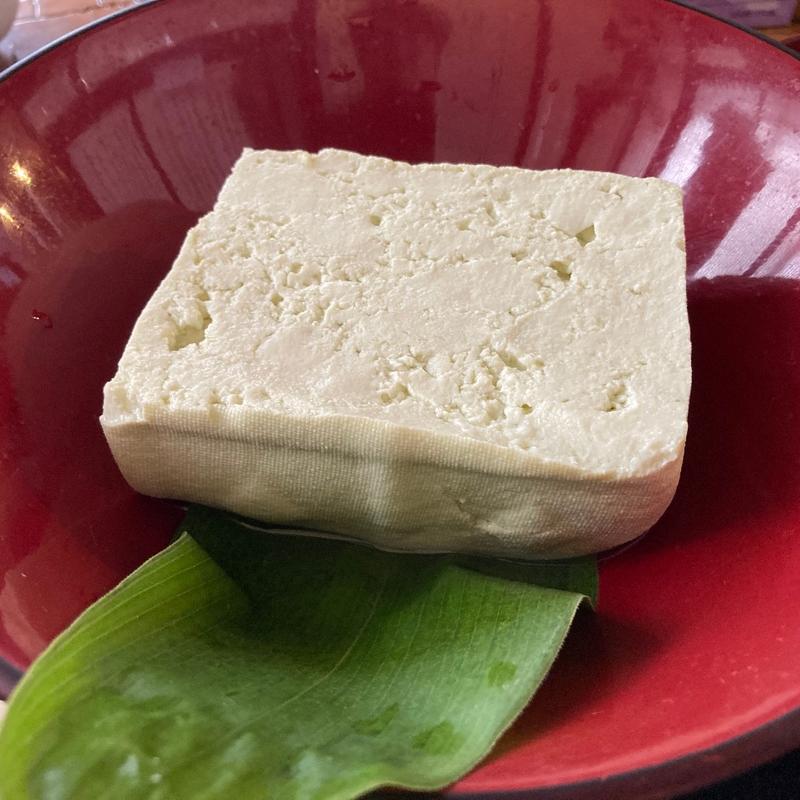 幻の青ばと豆腐(玉梨とうふ茶屋 （タマナシトウフチャヤ）)