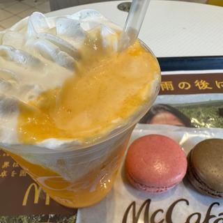 マンゴースムージーADDホイップクリーム➕マカロン2個(マクドナルド 16号橋本ＴＳ店 （McDonald's）)