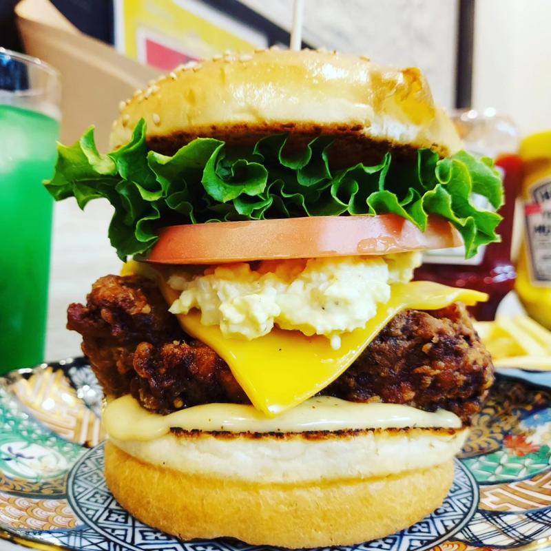 フライドチキンバーガー(ハンバーガーのオクノ)