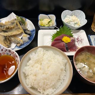 ランチ定食(カツオの刺身・イワシの天ぷら)(いわし 地魚料理 香海)