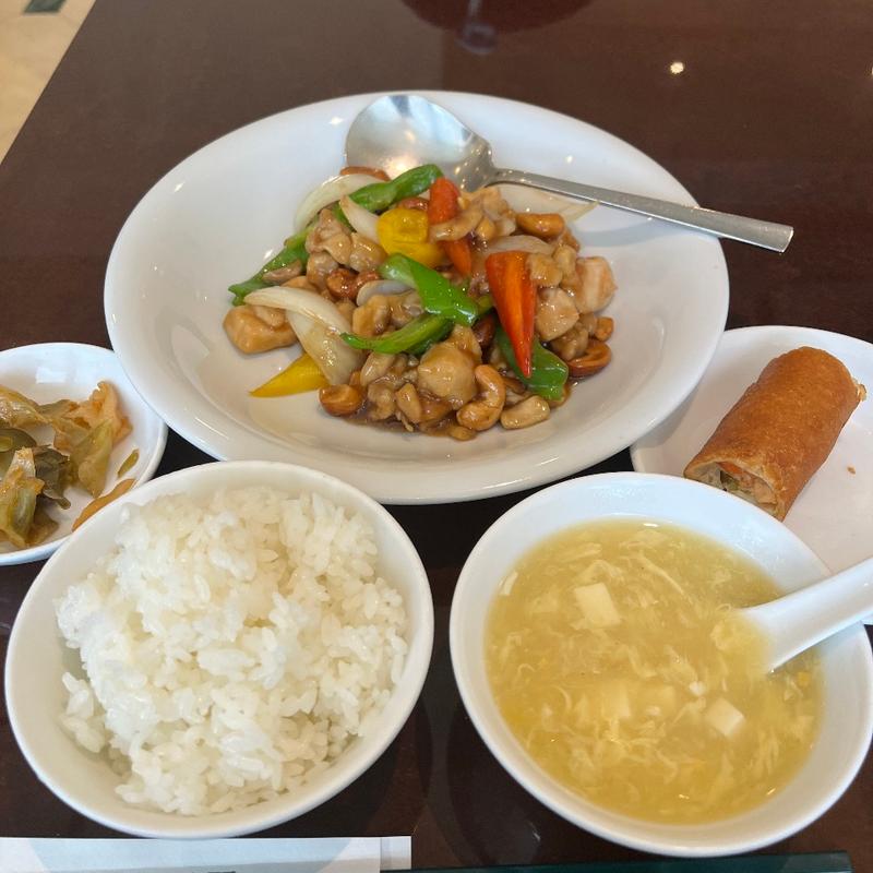 鶏肉とカシューナッツ炒め定食(同心居 花小金井店 （トンシンジュ）)