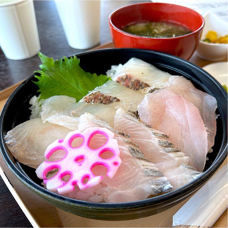 地魚丼(浜の台所 くぁせっと)