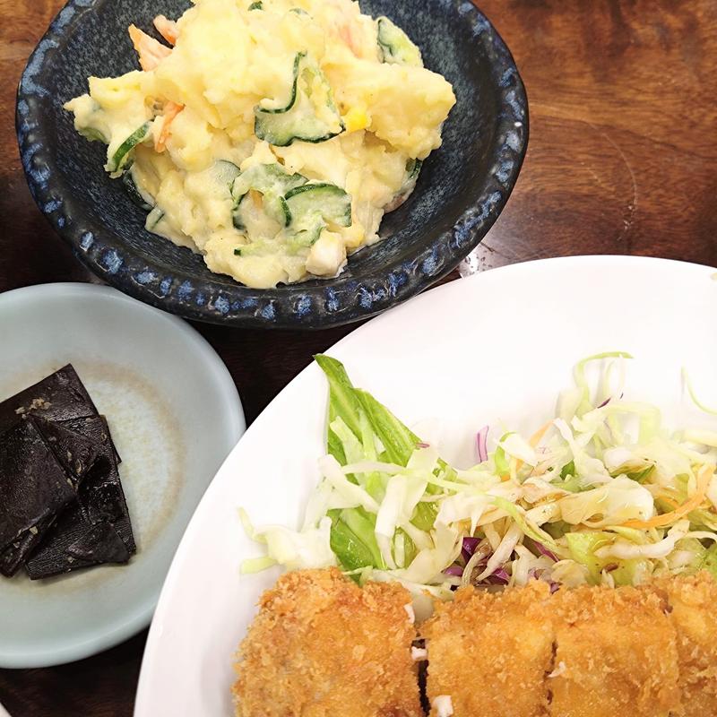 トンカツ定食(金時食堂)