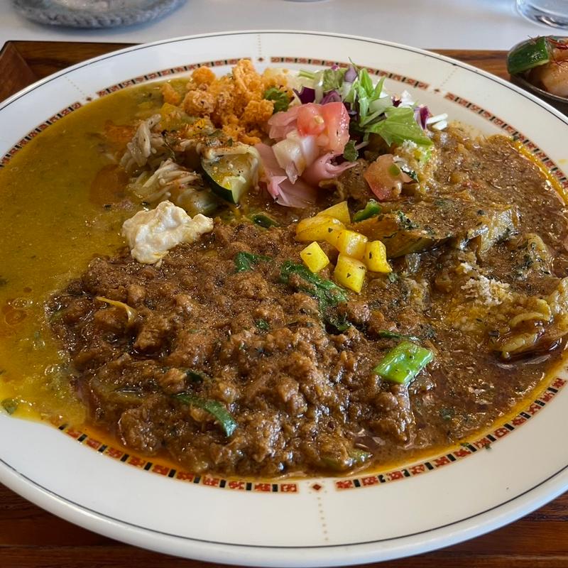 (カリー＆ナイス カトゥール （CURRY＆NICE カトゥール）)